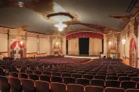 Holiday Inn & Suites Philadelphia W - Drexel Hill Hotels in Springfield