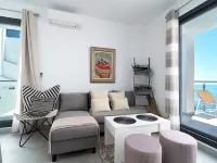 Apartment in Nerja with Sea Views & Pool - 4-نجوم