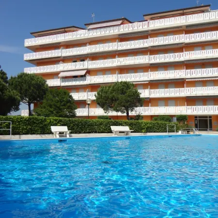 Modern Apartment with Pool and Seaview