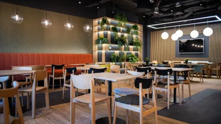 B&B HOTEL Kielce Centrum Отели в г. Кельце