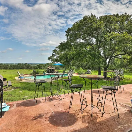 Cozy Spring Branch Cottage in Hill Country!