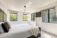 Dorado 6BR  Family & Group Retreat