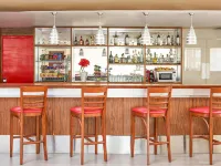 宜必思蒙特雷機場飯店