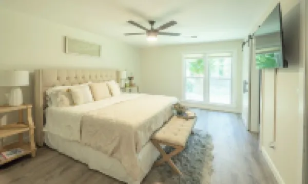 Renovated Ranch Home. Pet Friendly, Game Room, Fire Pit, Grill, Covered Porch