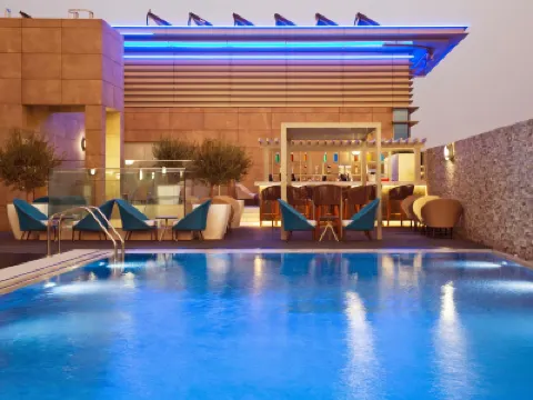 노보텔 부르 두바이 자다프 주변 호텔