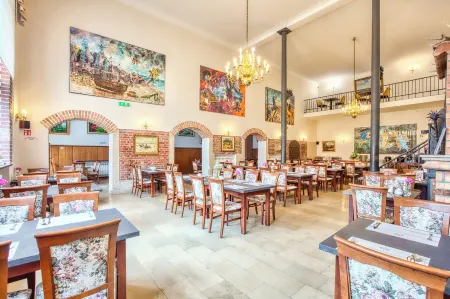 Kadyny Folwark Hotel & Spa Отели рядом с достопримечательностью «Provincial Hospital in Elblag»