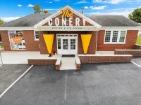 Waterfront Cottage with Private Dock on Claytor Lake. Pet Friendly!