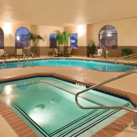 Holiday Inn Express SHOW LOW by IHG