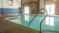 Voyageur Inn and Conference Center - Pools
