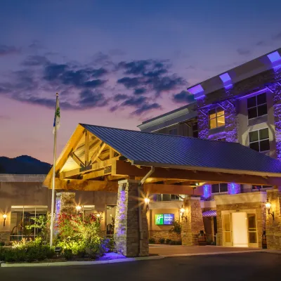 Holiday Inn Express GATLINBURG DOWNTOWN by IHG Hotels near The Village Shops