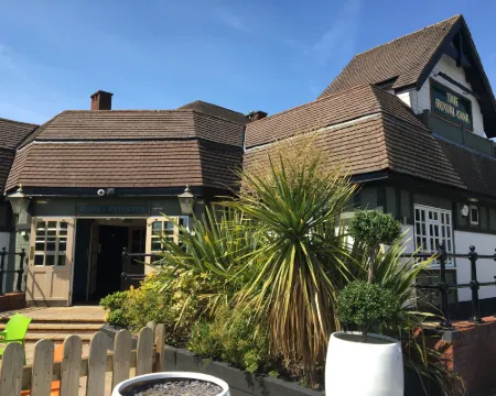 Royal Oak Hotels in Birkenhead