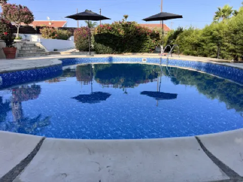 Charming Erimi Villa with Private Pool and Garden View โรงแรมใน