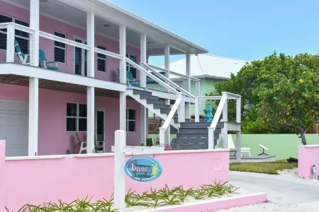 Lillian's Bungalows - Ocean View Villa