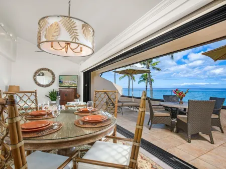 Makena Surf- CoralTree Residence Collection Отели рядом с достопримечательностью «Онелоа Бич»