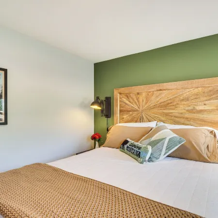 20 Mi to Glacier Natl Park Pet-Friendly Cabin