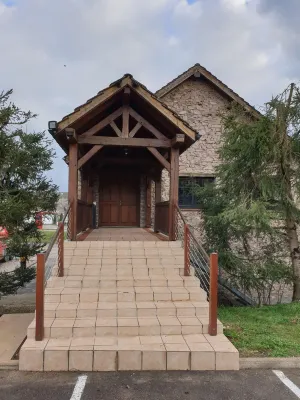 Brit Hotel Dak Hotel