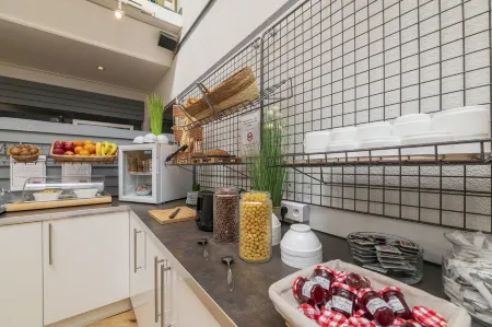 Hôtel Cerise Auxerre Отели в г. Шамле