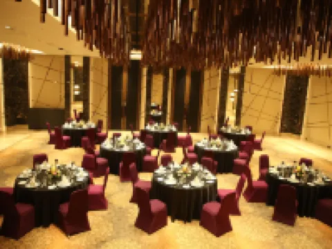 พลาเนตฮอลลีวูด โรงแรมในธาเน