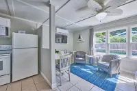 Cozy "Cottage Cove" in charming Lake Worth Beach
