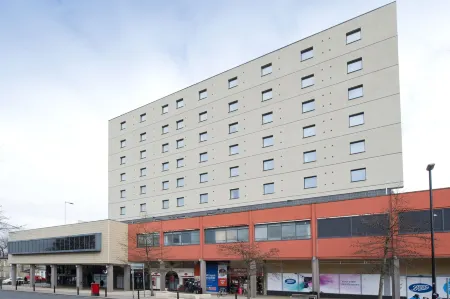 Premier Inn Leeds Headingley Отели рядом с достопримечательностью «Университет Лидс Тринити»