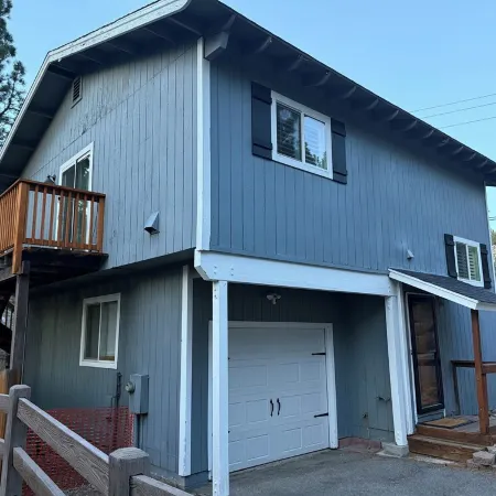 Clean & Cosy 3-bedroom house with hot tub in Stateline, close to Heavenly