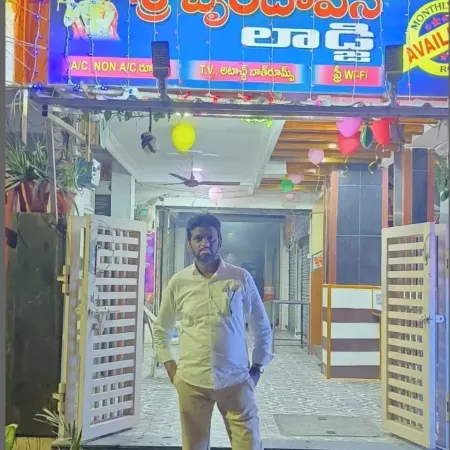 Brundavan NearVijayawada Railwaystation Отели рядом с достопримечательностью «Храм Канакадурга»