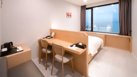 尾浦海邊飯店