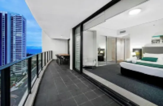 Broadbeach Skyline 3 Bedroom Retreat
