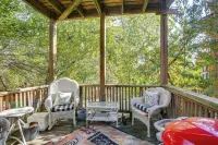 Heart of St Louis! Walkable Soulard Apt w/ Loft - Condos