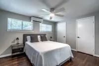 Stylish 1BR Urban Retreat