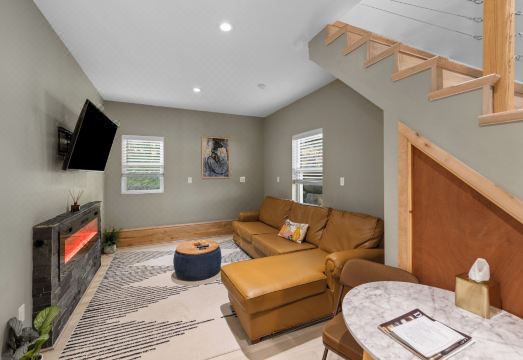 아늑하고 현대적인 집