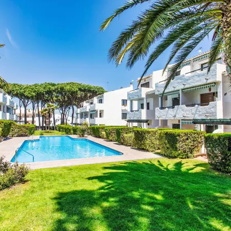 Coto Gamo Holiday Escape