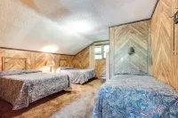 Outdoor Lovers Paradise Slopeside Cabin! - parking