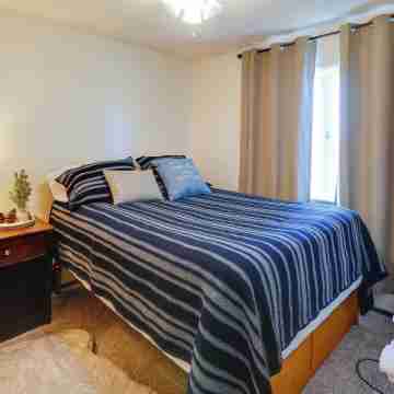 3 Mi to Pioneer Park and University Spacious Home! Rooms