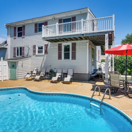 3 Mi to Dtwn & Beach! Bristol Home w/ Patio