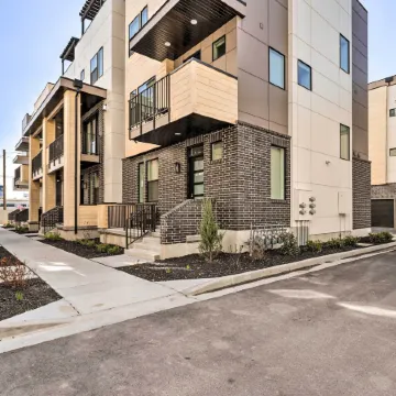 Modern-Chic Provo Townhome 1 Mi to BYU Campus