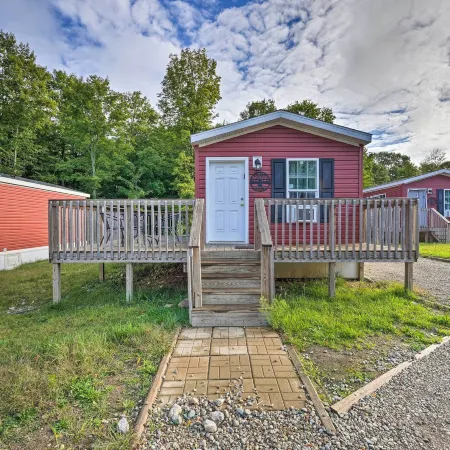Pet-Friendly Cassoplis Cabin, Close to Parks!