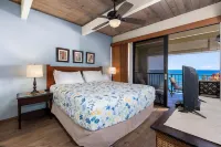 Kona Oceanfront Penthouse Condo: Remodeled, AC, Crashing Waves, Sunsets, Turtles