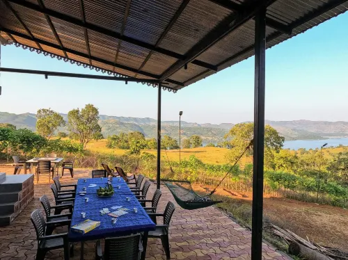 Cosmicstays Birdsong Lakeview Cottage -  Holiday Villas