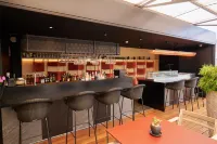 Radisson Serviced Apartments Antananarivo City Centre - bar