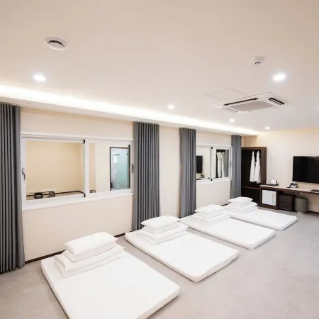 VAVANT TOURIST HOTEL