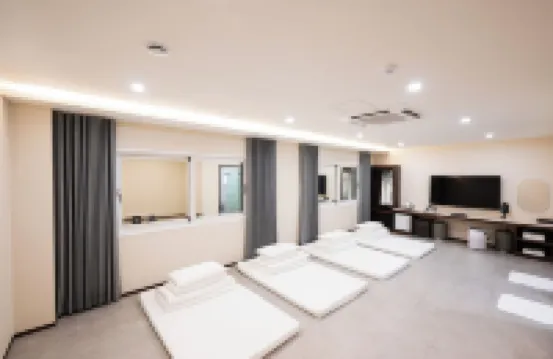 VAVANT TOURIST HOTEL