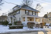 3Br Salem Townhouse Minutes to Downtown