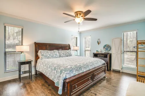 Secluded Avinger Home w/ Lake Access! - Parkering