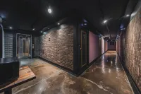 Hotel V