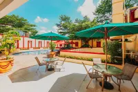 Hotel Gino Feruci Cianjur - Pools