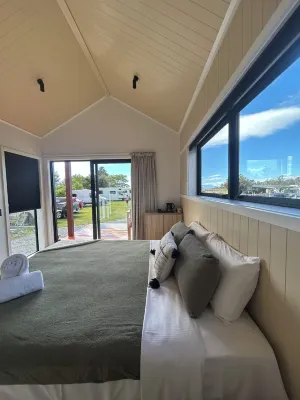 The Barn Cabins & Camp Hotels in Kaiteriteri