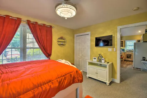 Bright Chesapeake Home Near Shopping and Dining - 3-Star