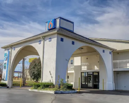 Motel 6 Dickson, TN Hoteles en Dickson