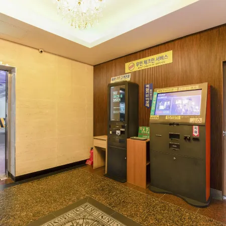 Seven Self Check-in Hotel